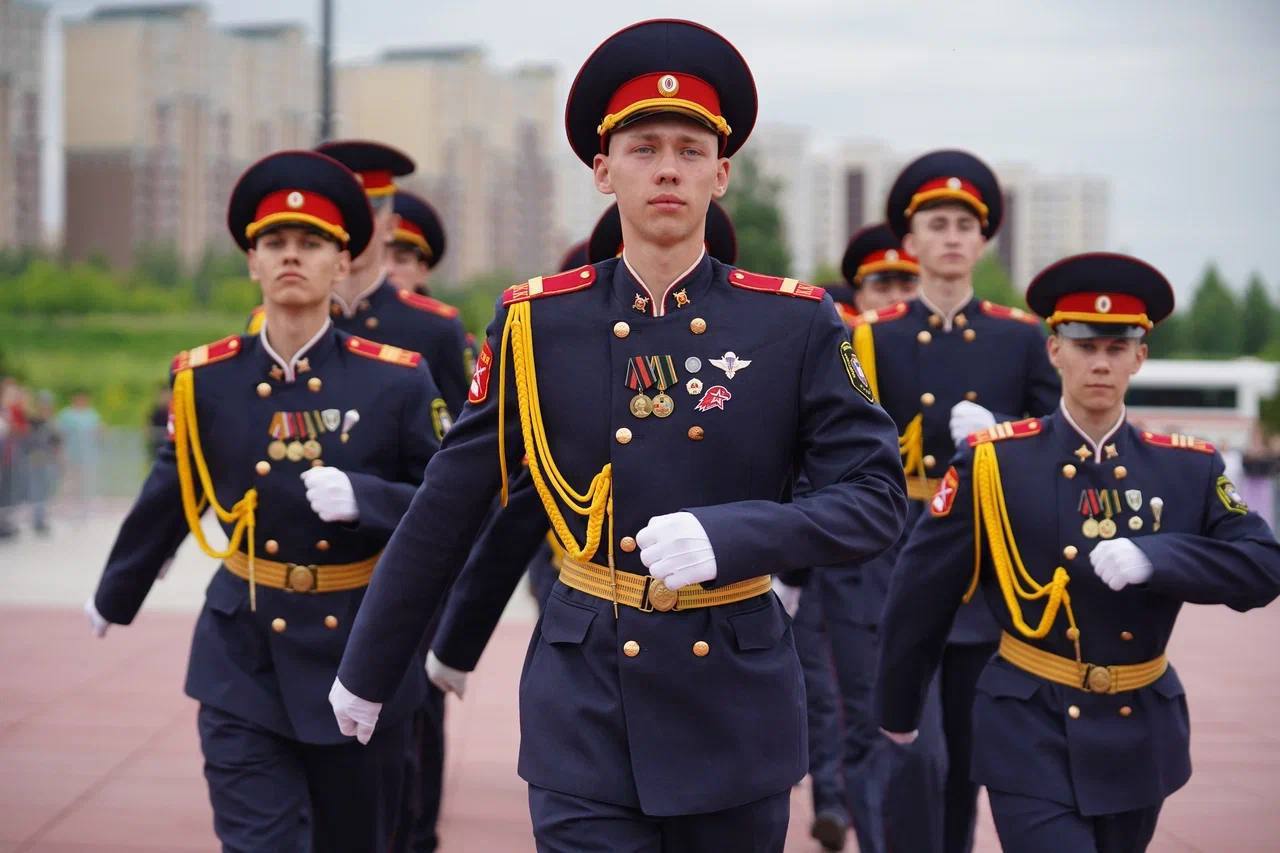 Илья Середюк поздравил выпускников губернаторских кадетских школ |  21.06.2024 | Тяжинский - БезФормата
